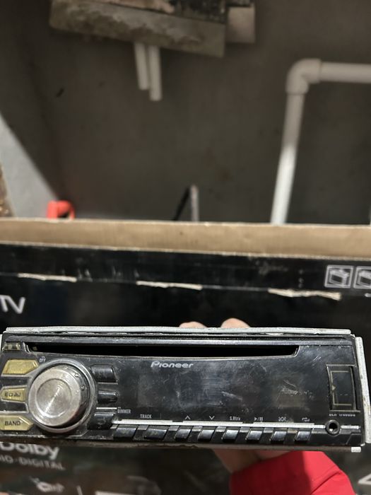 Магнитофон сатылады.