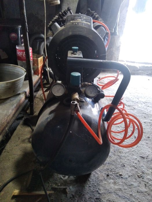 Компрессор 50 литровый