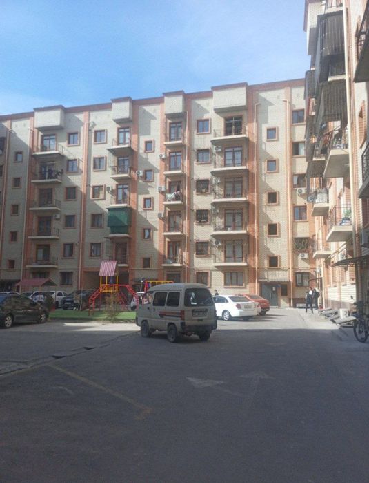 Doʻstlik metrosi yaqinida 2/2/6 50m² bogan uyimiza ijaraga beriladi