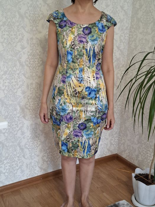 Продаю платья в отличном состояний