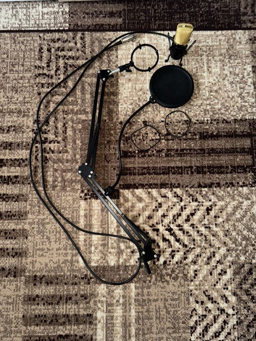 Комплект микрофон AUKEY GD-G1 (BM-800) с рамо и филтър