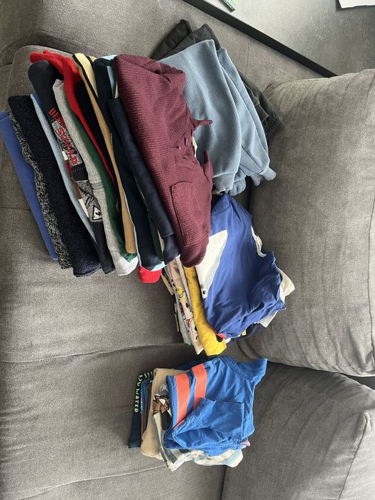 Lot haine baiat, varsta 5 - 6 ani, cele mai multe haine sunt h&m