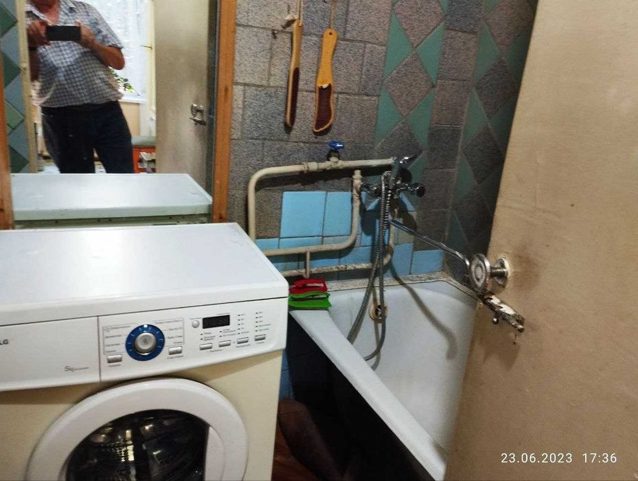 2 комнатный дом семейной паре на участке у ворот госпиталя 300 $