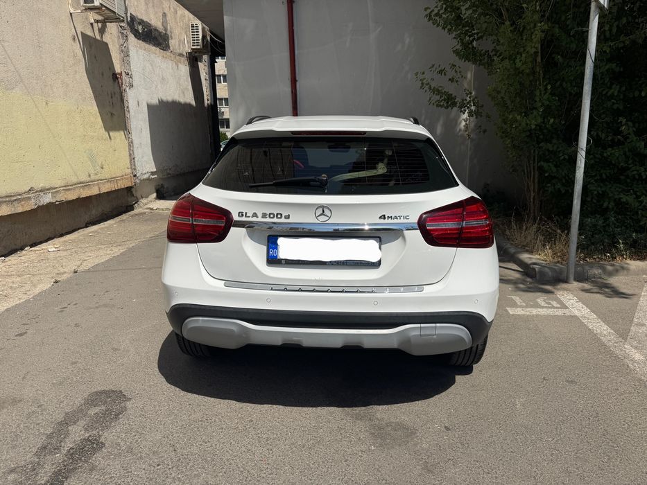 Mercedes GLA200d  4Matic