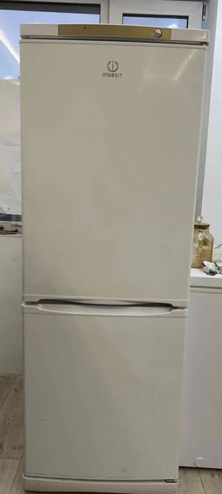 Срочно продам холодильник Индезит