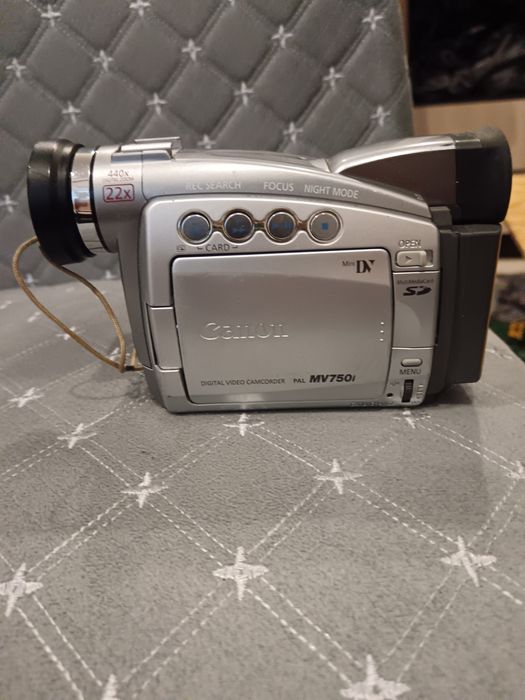 Продам видеокамеру