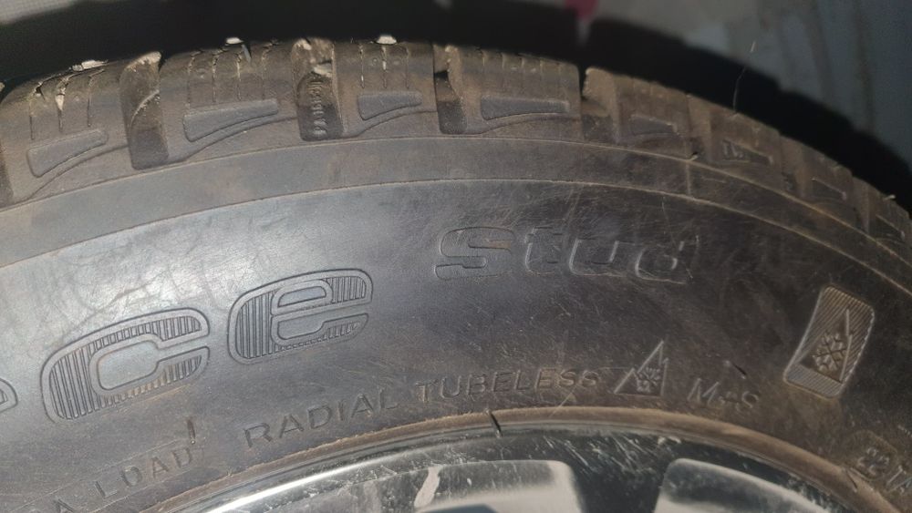Продам шины в комплекте с легкосплавными дисками!!! ТОРГ !!!