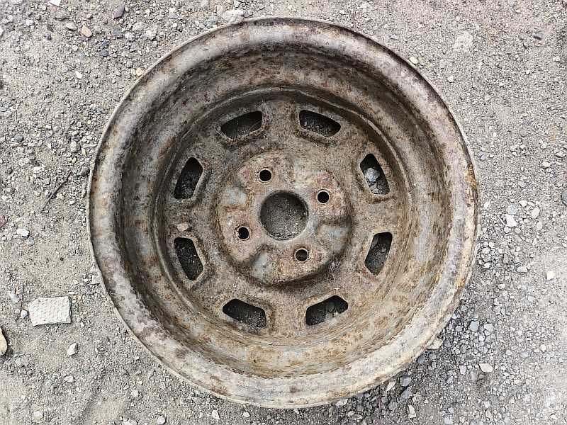 Продам металлический диск на автомашину Mazda.