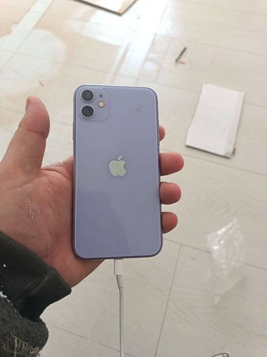 Iphone 11  sotiladi