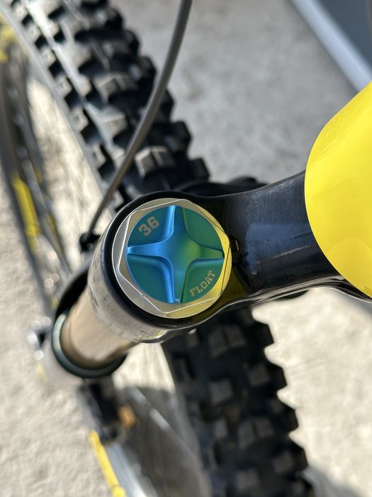 Rocky Mountain Limited Edition - Full Kashima & Carbon