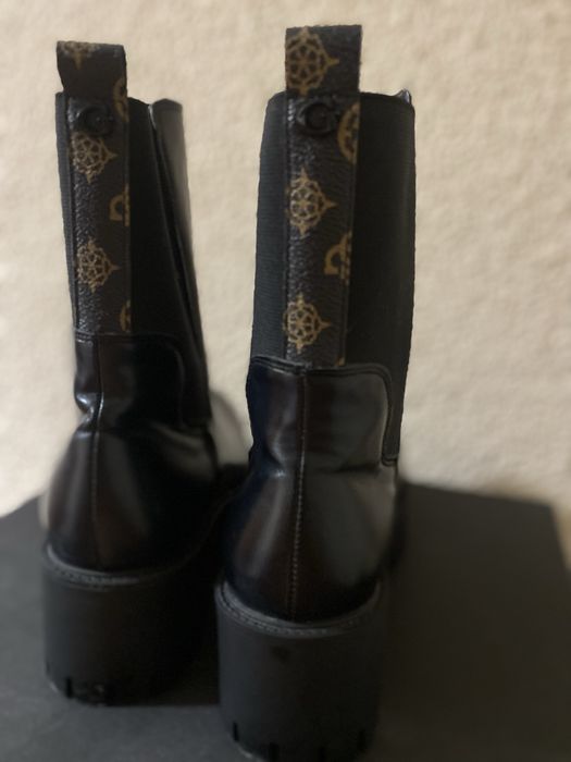 Guess Оригинални боти