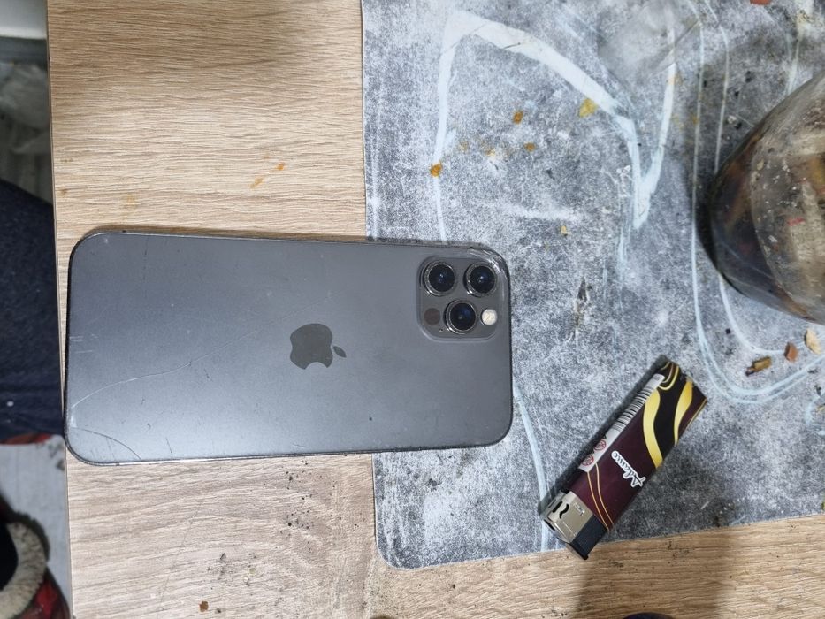 Vând iPhone 12 pro în stare ok