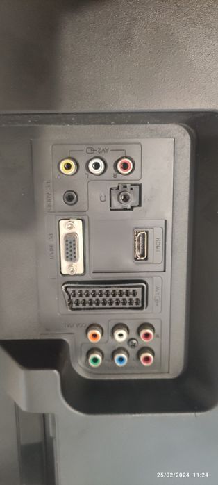 Продавам 22"- инчов LCD TV Daewoo за части или ремонт