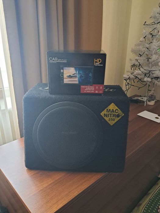 Бас каса с вграден усилвател