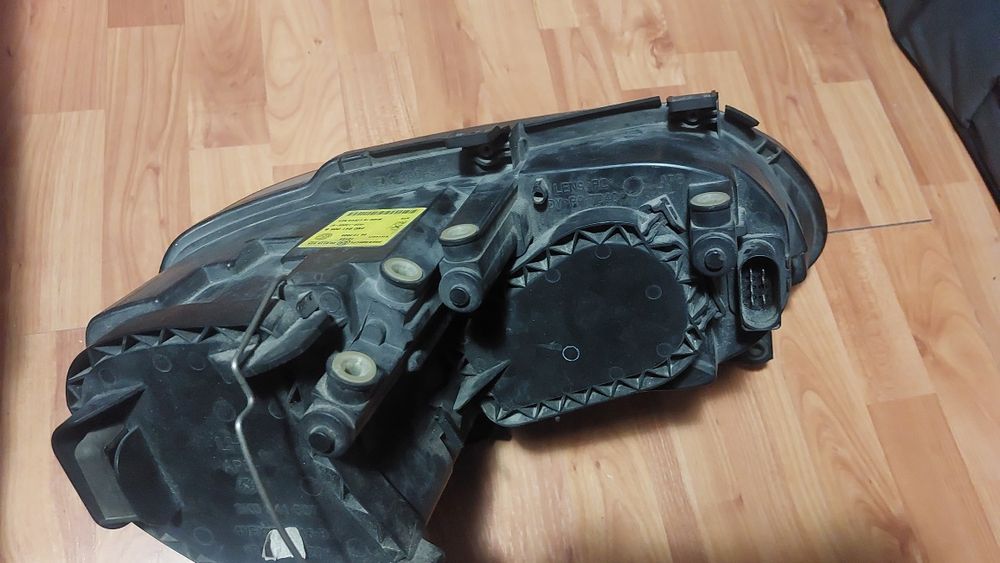 Vând far stânga vw  Caddy  (merge și pe  vw Touran)