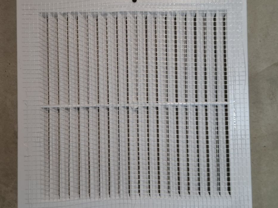 Продам пластиковые вентиляционые сетки