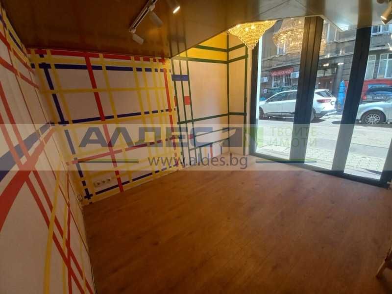 Дава се под наем Магазин в София, Център - 15 кв.м за 550 € - Снимка #3