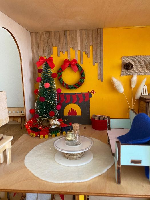 Къща за кукли от дърво