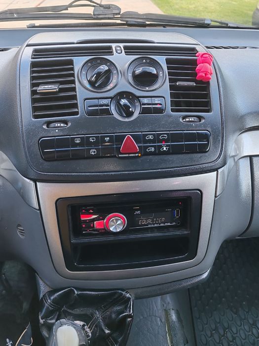 Vând Mercedes-Benz vito 115cdi mixt