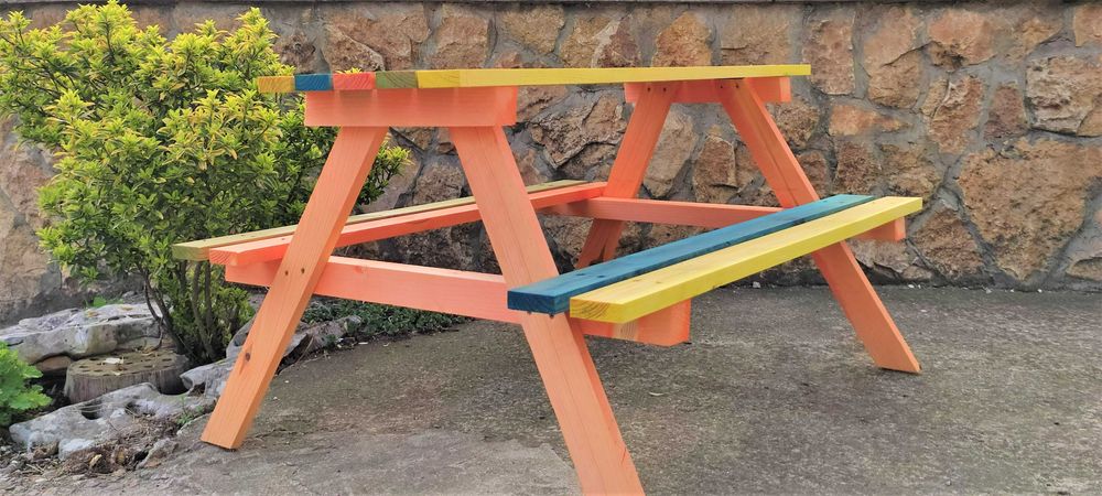 Детска маса със столчета/пейки; Дървена масичка със столове за деца