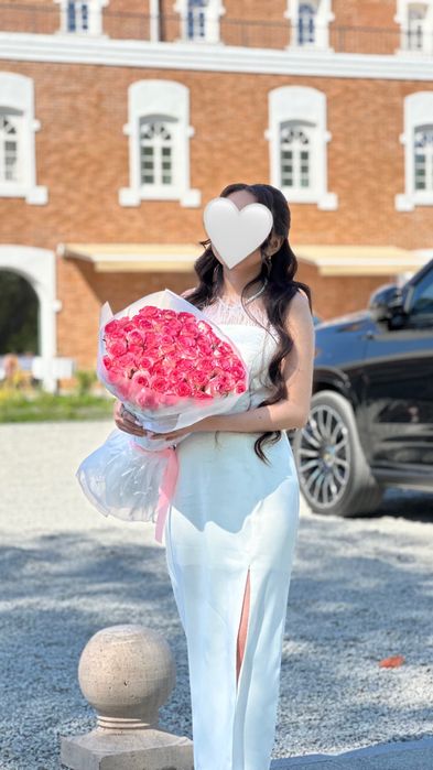Атласное белое платье
