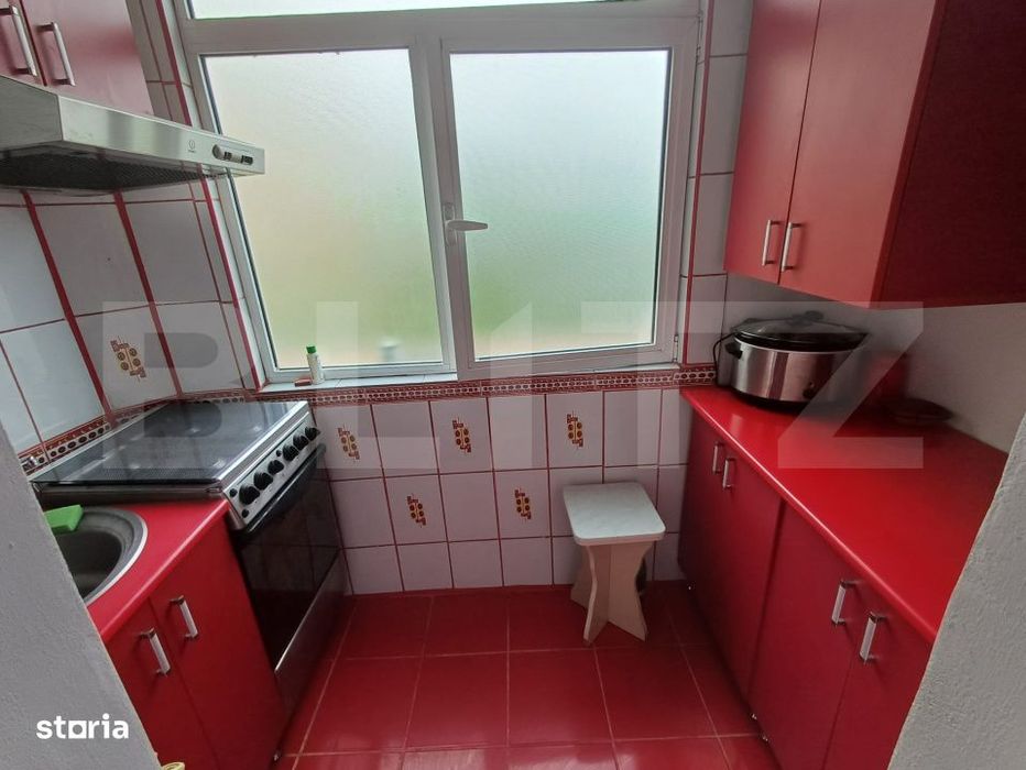 Apartament de vanzare, cu 3 camere, 70 mp, zona Revolutiei — fotografia 3