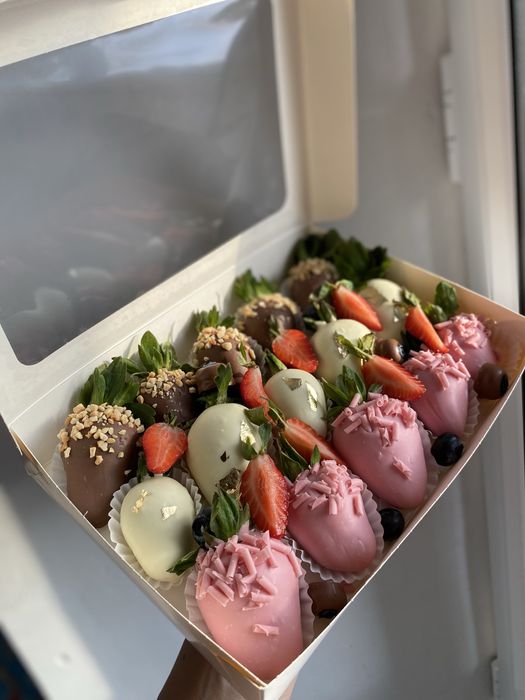 Клубника в шоколаде и денежный букет Караганда