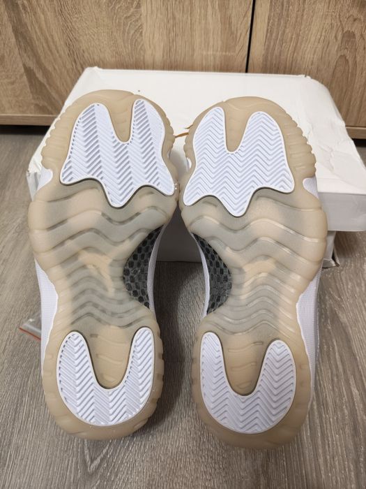 Jordan 11 Low Mov