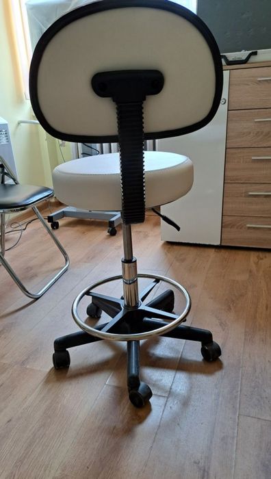 Табуретка с пневмопатрон и ринг за крака