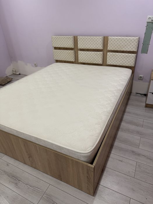 Продам спальный гарнитур