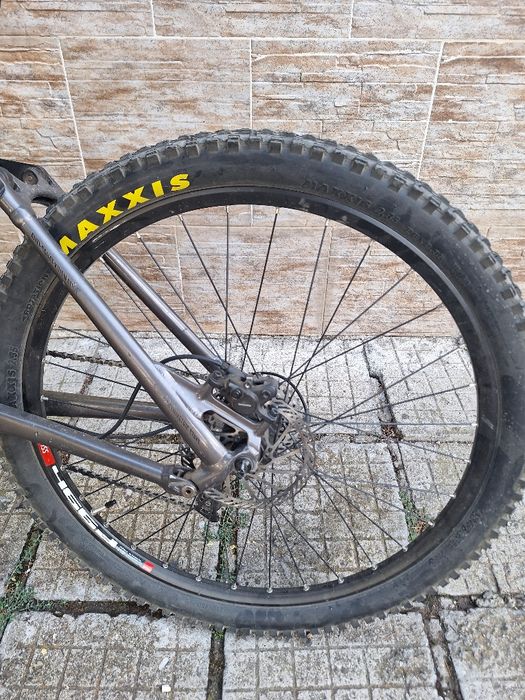 Canyon Nerve Mr F8. Има коментар по цената за сериозни.