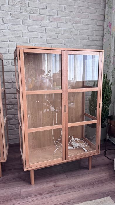 Витрина с вградено осветление