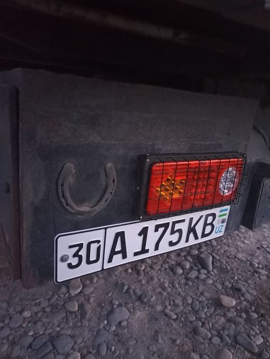 Zil sotiladi narxini kelishamiz