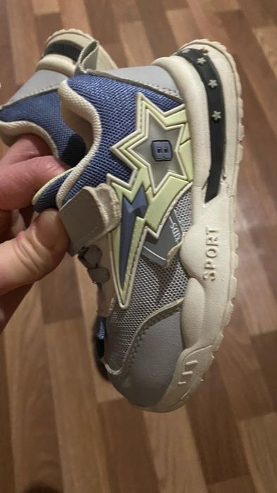 Обувь на мальчика в хорошем состояние