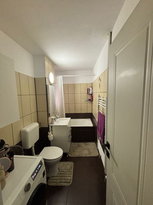 Apartament spațios cu 5 camere - Vlaicu, strada Poetului