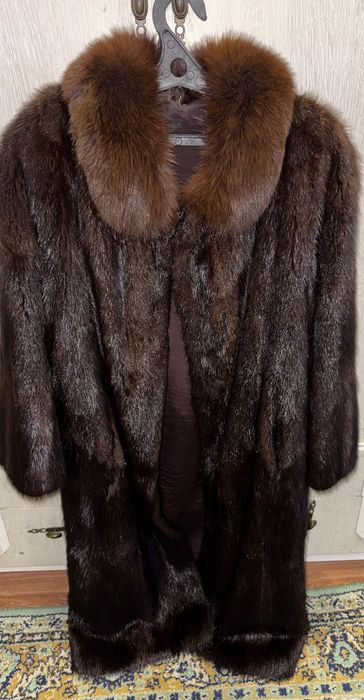 Шуба коричневая длинная