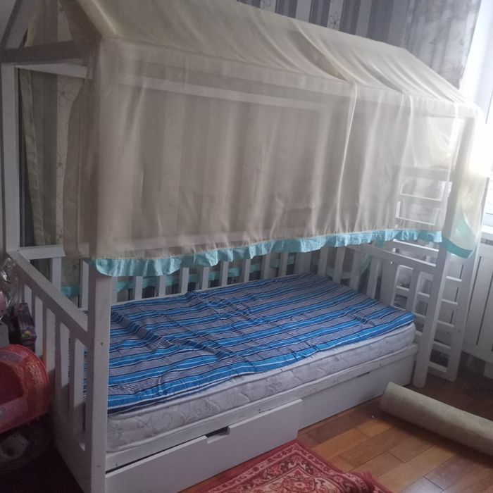 Срочно продам Кровать домик 190x90