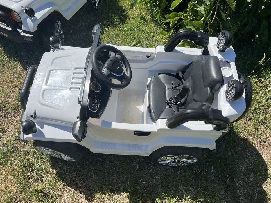 Продам машинки на пультах