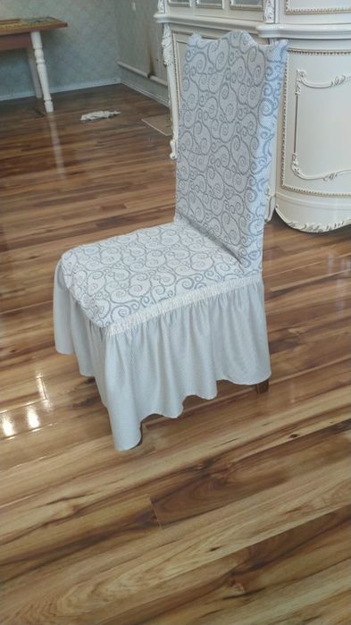 Стол стулья  срочно