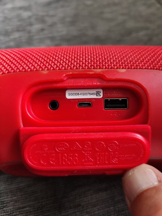 JBL Charge 3 100%battery helth/Original