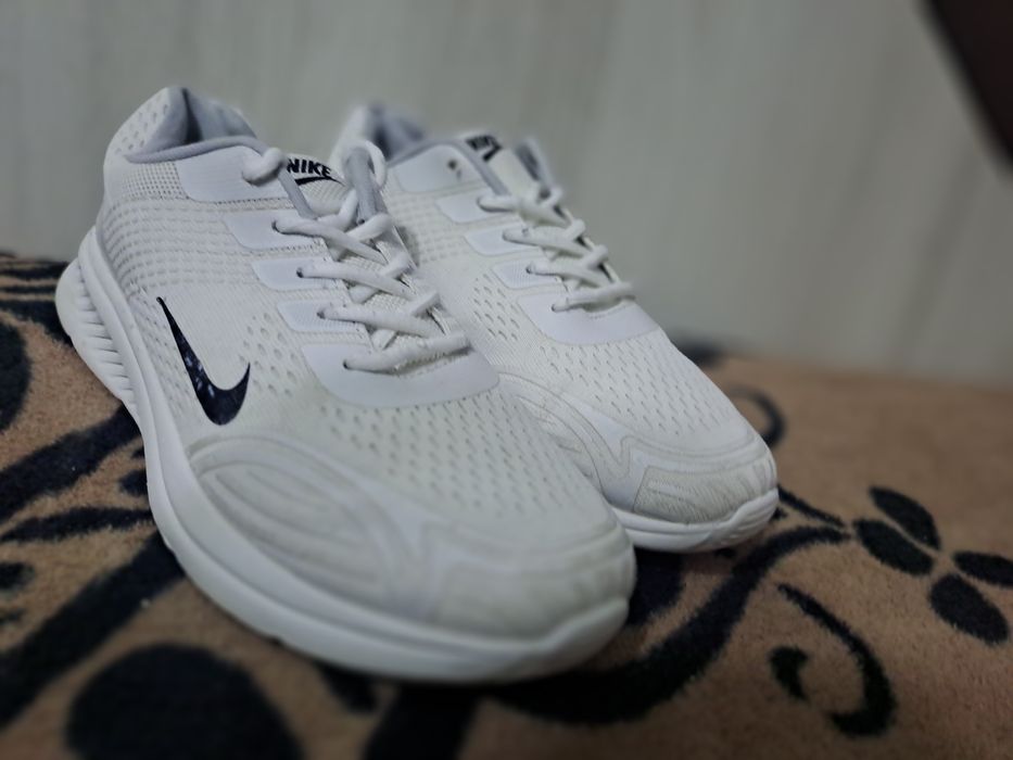 Adidasi nike stare buna