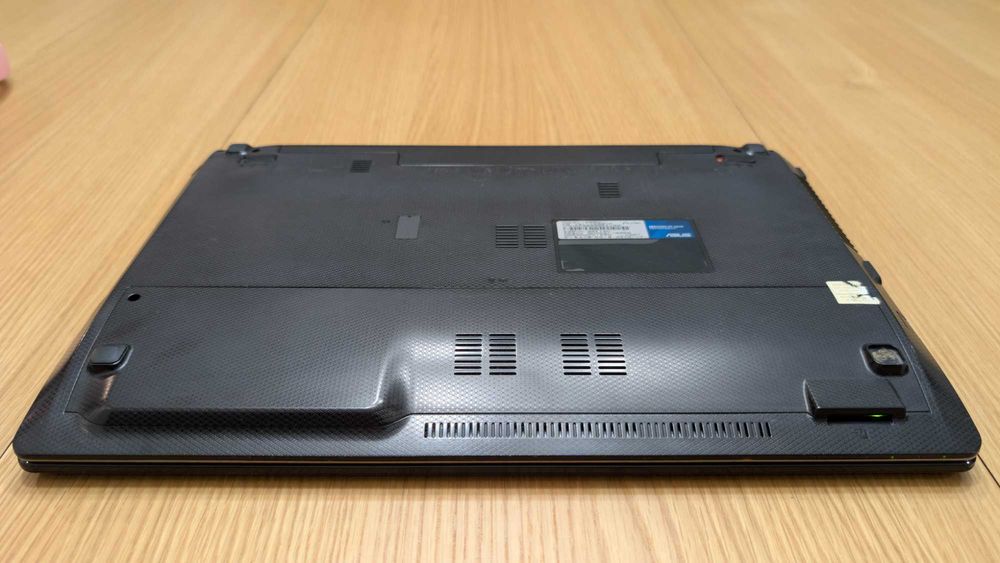 Лаптоп Asus K55V 15.6” i5-3210M 8GB 500GB HDD Windows 10 NVIDIA GT630M