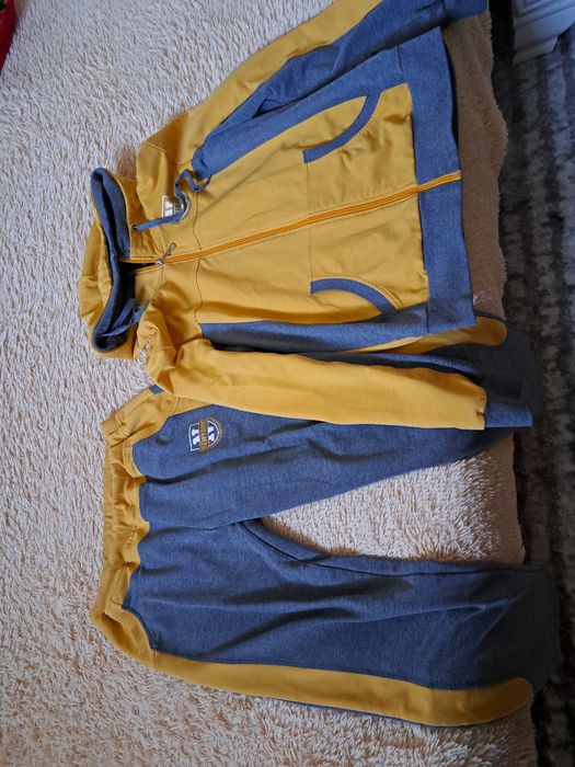 Костюм  спортивный