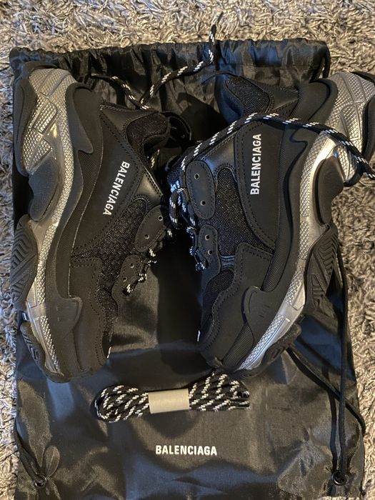 vand balenciaga tripple s
