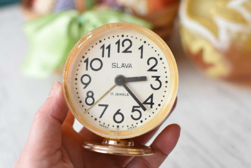 Будилник механичен "Слава