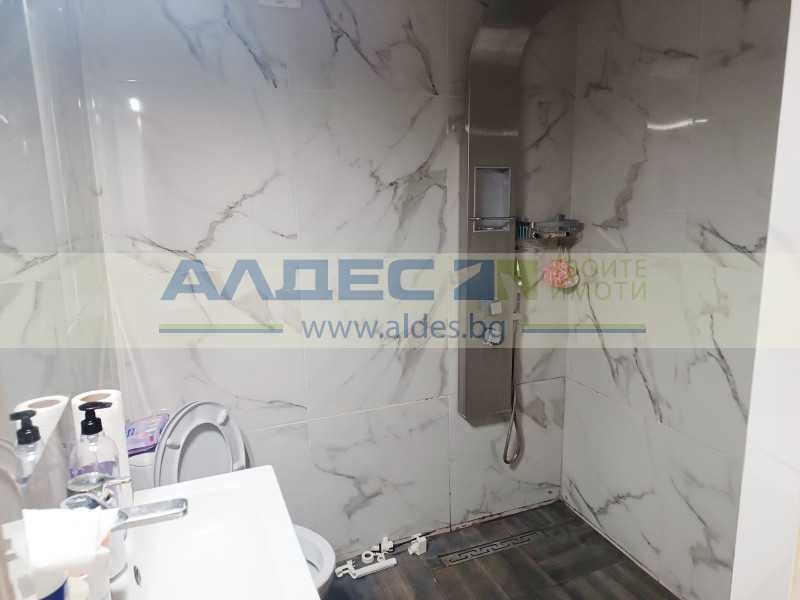 Дава се под наем Къща в Божурище - 250 кв.м за 1000 € - Снимка #11