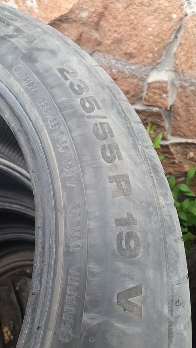 Продам комплект  шин r19