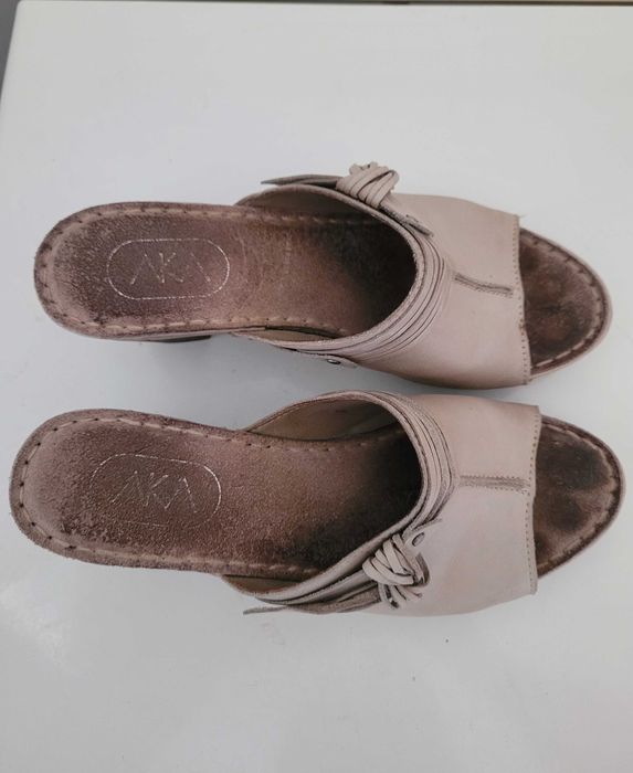 Saboti din piele , marime 37