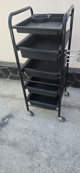 Помощник в парикмахерскую