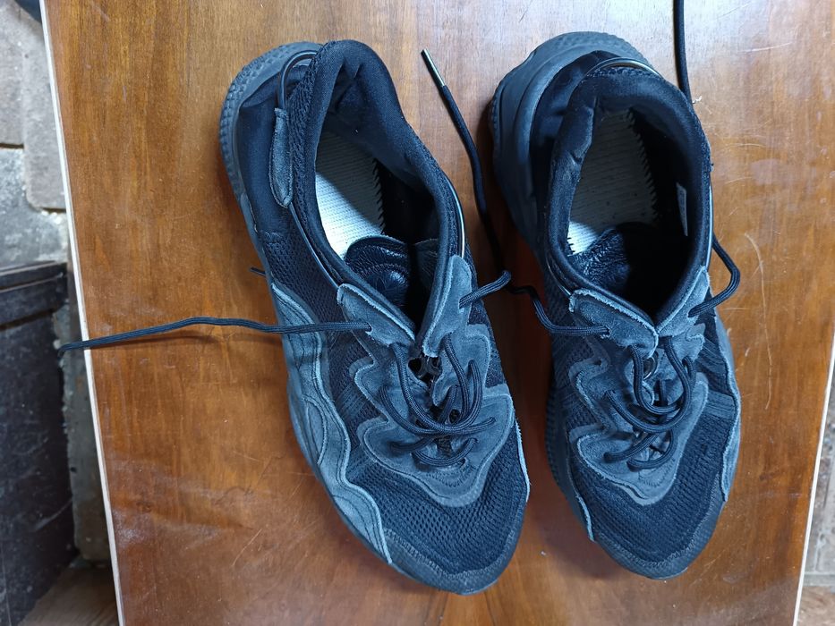 Обувки за големи крака